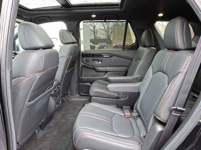 Certified 2025 Honda Pilot TrailSport image 10