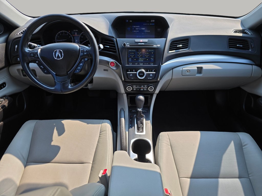 Used 2018 Acura ILX w/ Premium Package FWD image 2