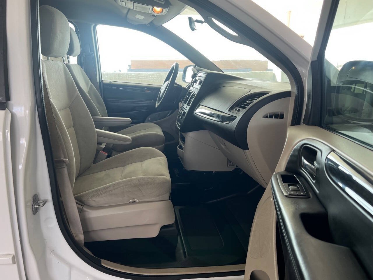 Used 2014 Dodge Grand Caravan SE w/ Quick Order Package 29E SE FWD image 21