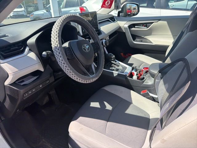 Used 2025 Toyota RAV4 XLE w/ Convenience Package AWD/4WD image 4