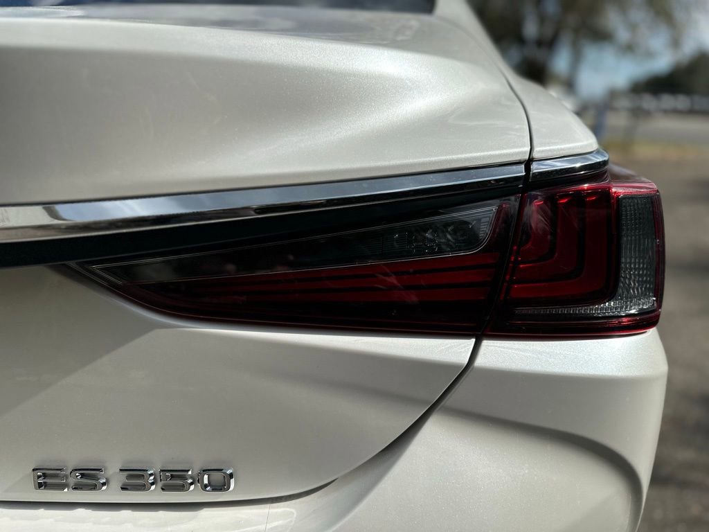 Used 2024 Lexus ES 350 w/ Premium Package image 12