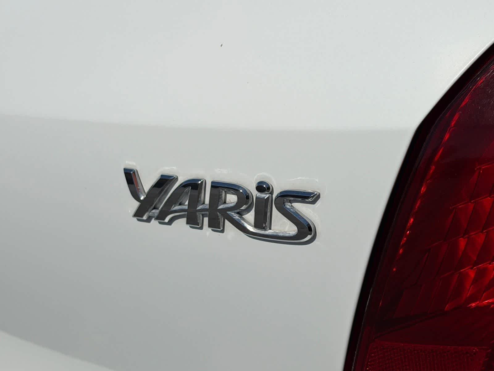 Used 2011 Toyota Yaris 2-Door Hatchback w/ Convenience Pkg FWD image 7