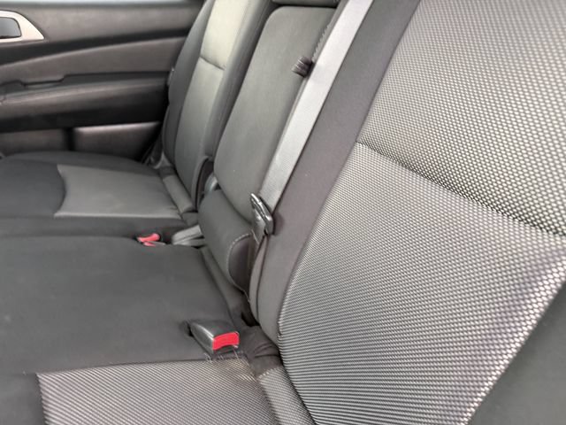 Used 2019 Nissan Pathfinder S AWD/4WD image 18