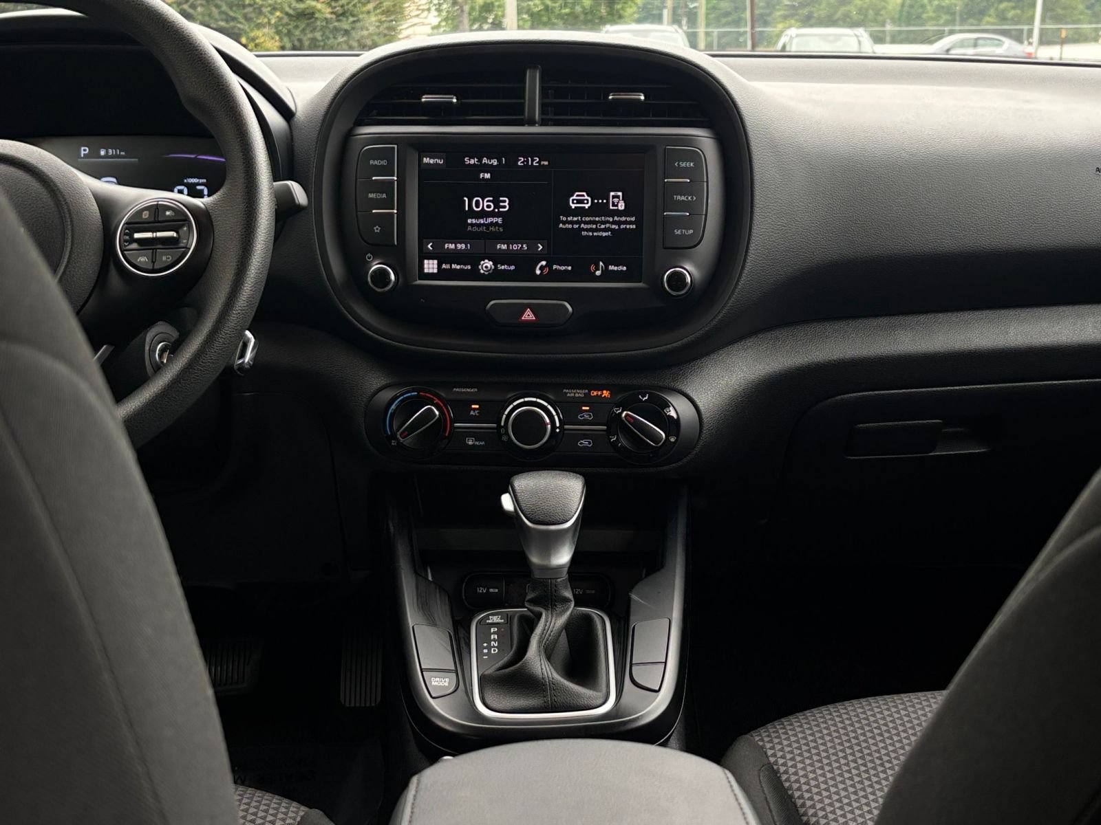 Used 2025 Kia Soul LX w/ LX Technology Package FWD image 17