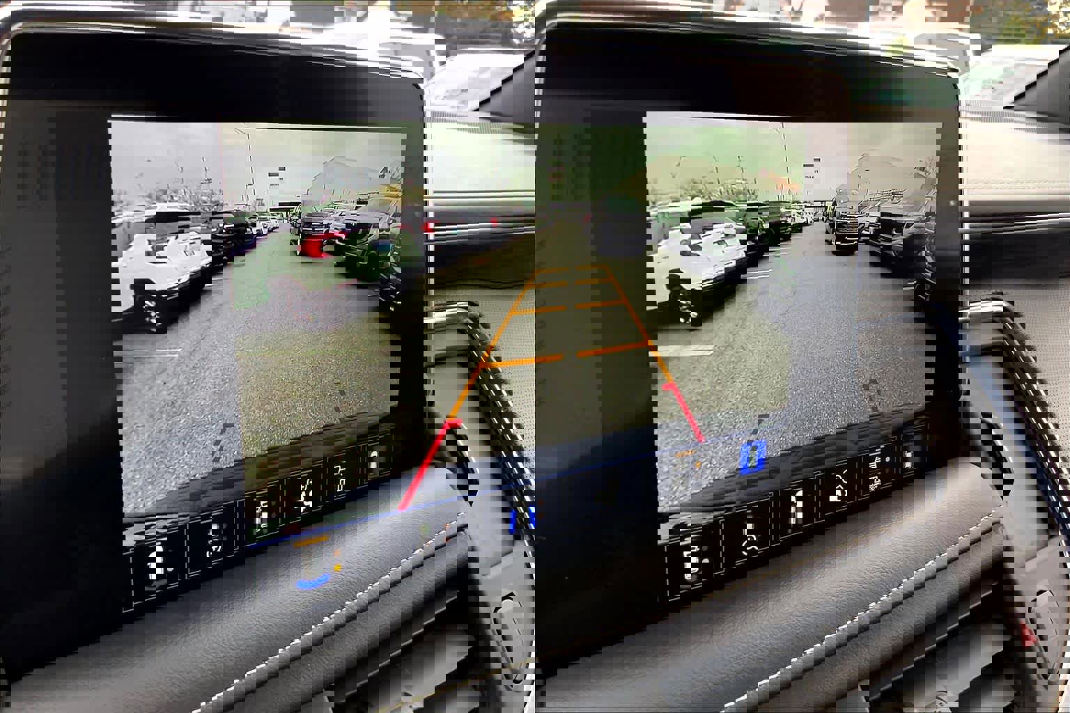 Used 2022 GMC Yukon SLT w/ SLT Luxury Package image 28