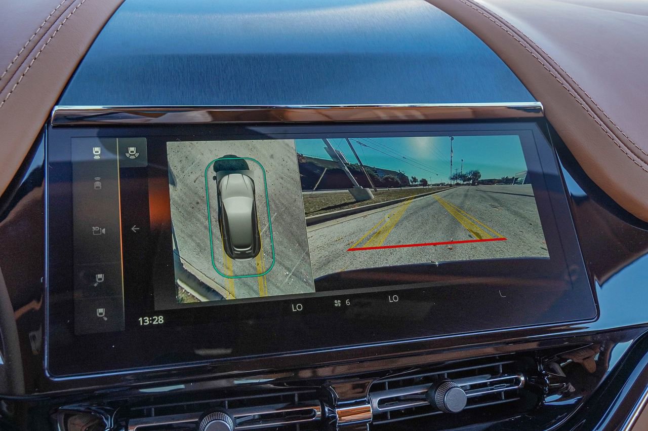 New 2026 Aston Martin DBX 707 image 21