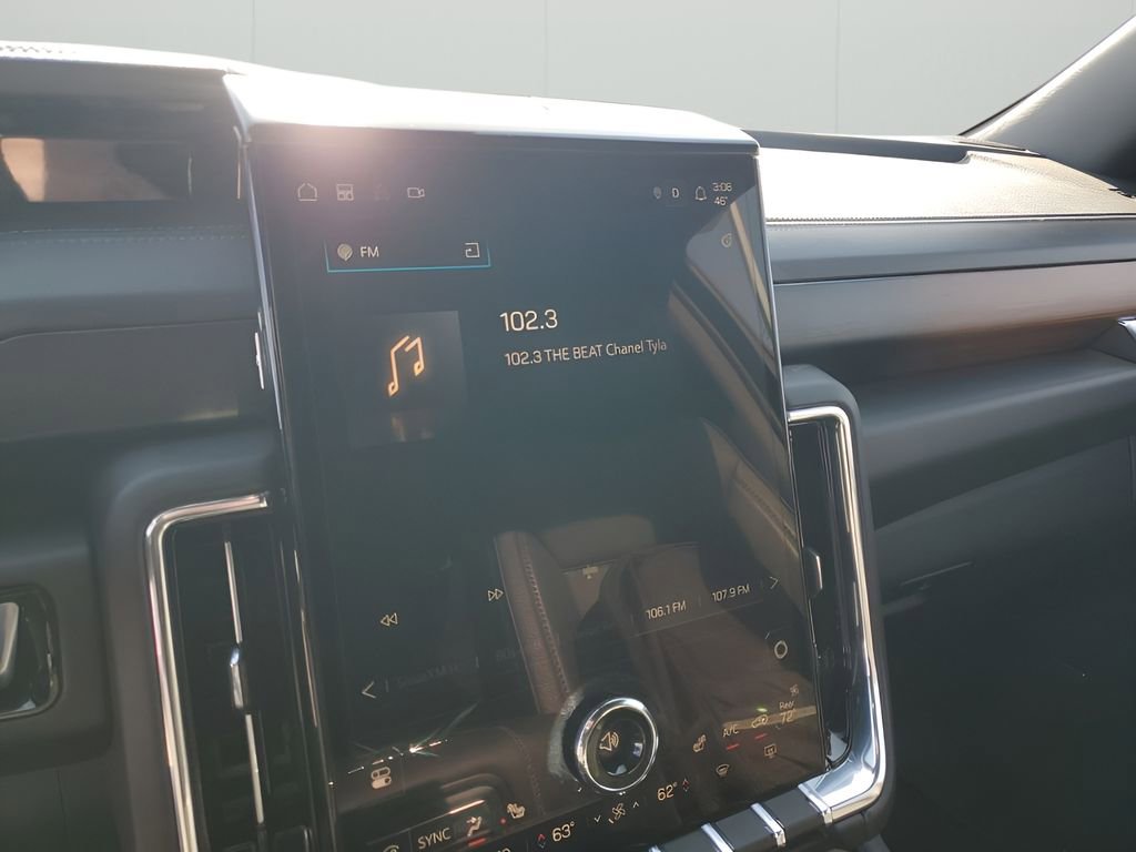 Certified 2025 GMC Yukon Denali image 38