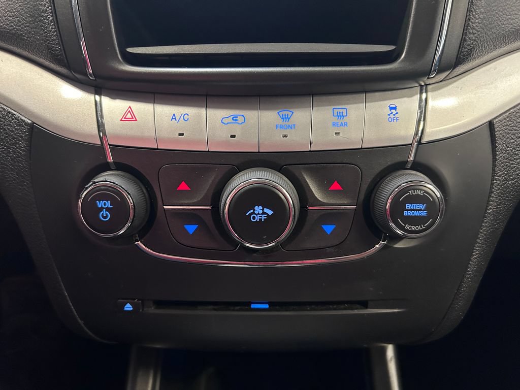 Used 2018 Dodge Journey SE w/ Connectivity Group FWD image 15