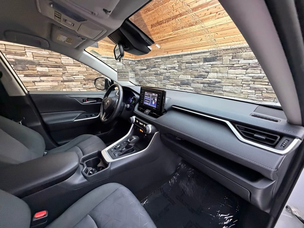 Used 2020 Toyota RAV4 XLE w/ XLE Grade Weather Package image 13