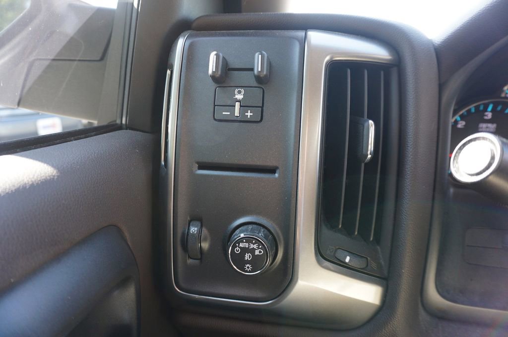 Used 2016 Chevrolet Silverado 1500 LT w/ All Star Edition RWD image 4
