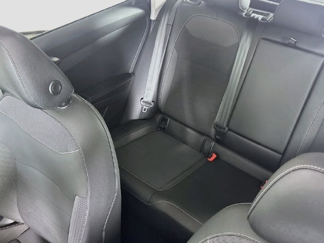Certified 2025 Volkswagen Taos SE AWD/4WD image 19
