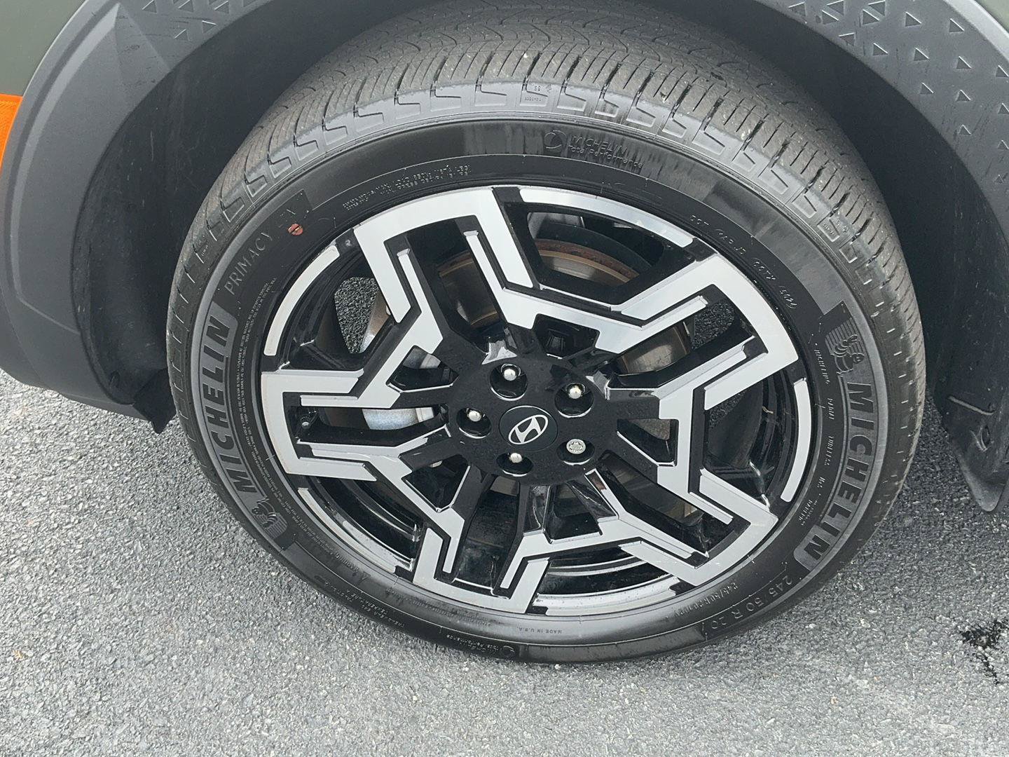 Certified 2025 Hyundai Santa Cruz Limited AWD/4WD image 13