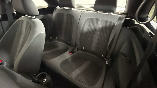 Used 2013 Volkswagen Beetle Turbo FWD image 26