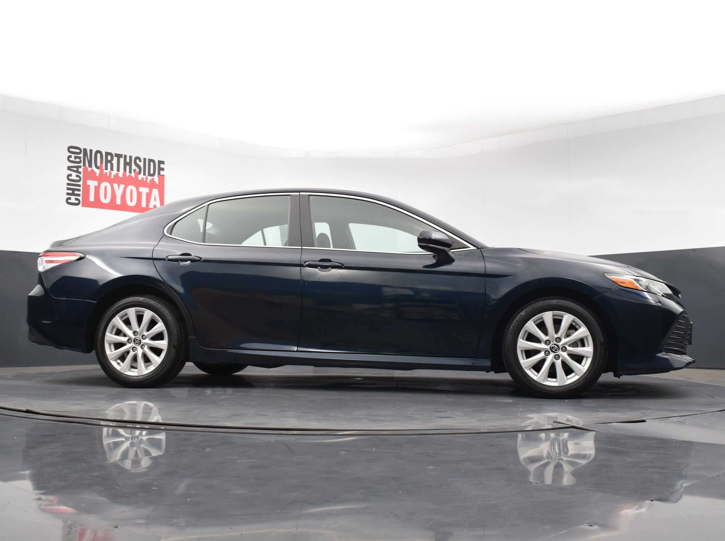 Used 2019 Toyota Camry LE image 27