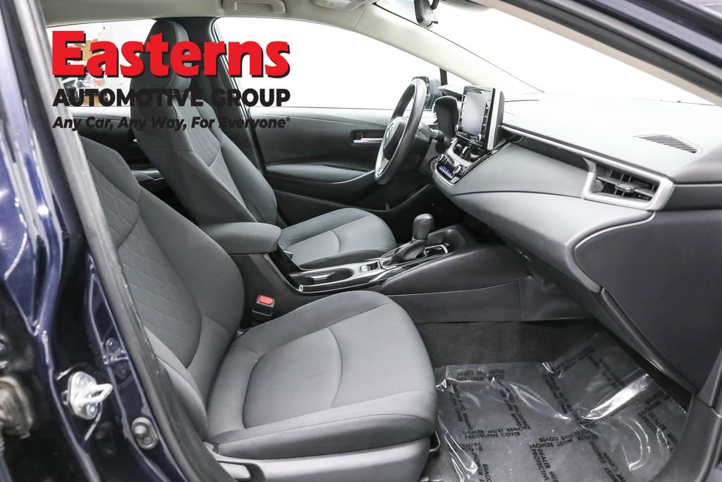 Used 2021 Toyota Corolla LE image 23