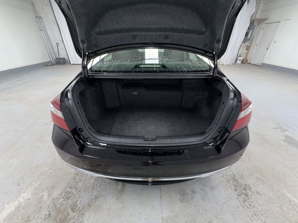 Used 2017 Honda Accord Touring image 16