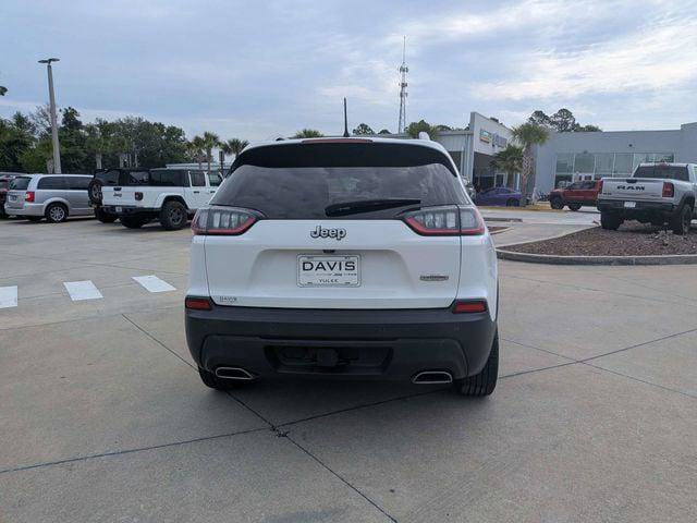 Certified 2019 Jeep Cherokee Latitude Plus w/ Comfort/Convenience Group FWD image 4