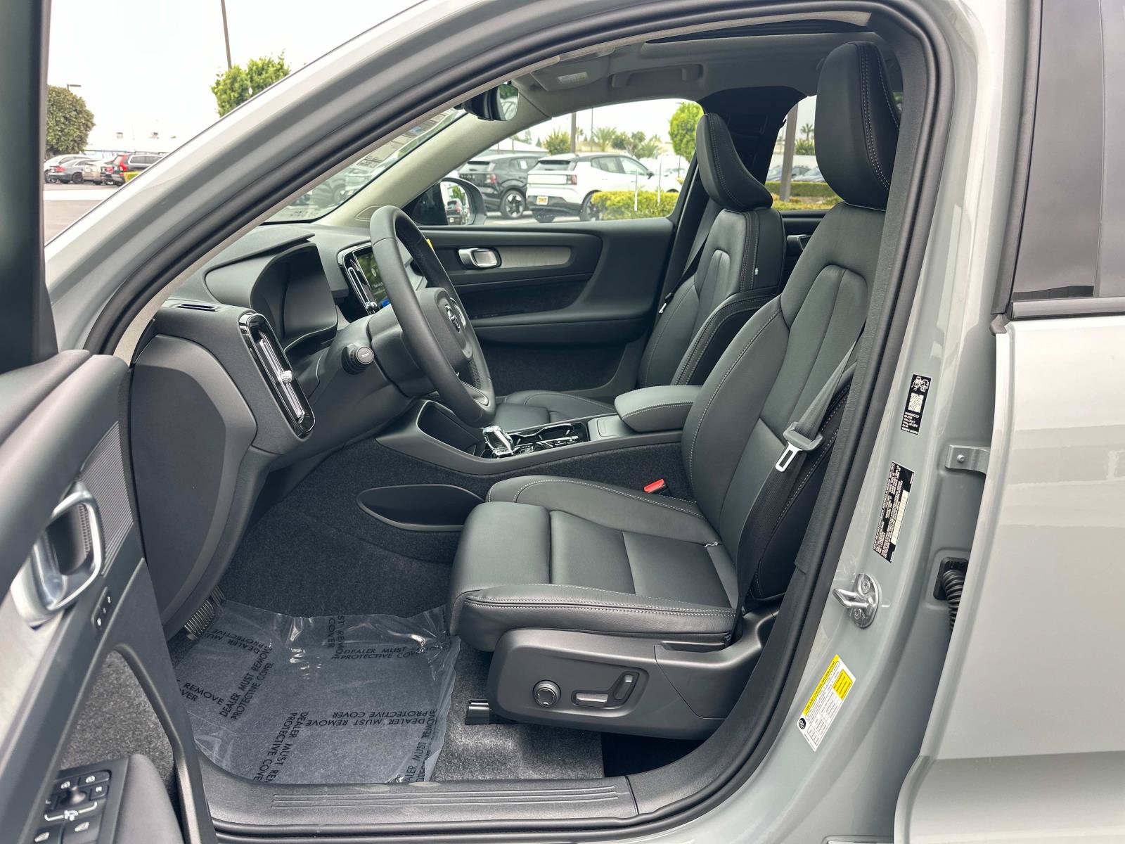 New 2026 Volvo XC40 B5 Plus w/ Protection Package Premier AWD/4WD image 13