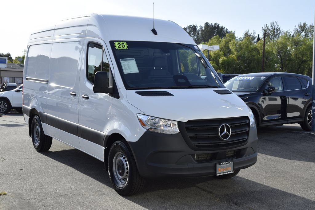 Used 2025 Mercedes-Benz Sprinter 2500 image 8