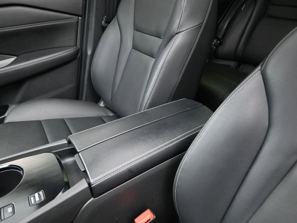 Used 2024 Nissan Rogue SL w/ SL Premium Package image 14