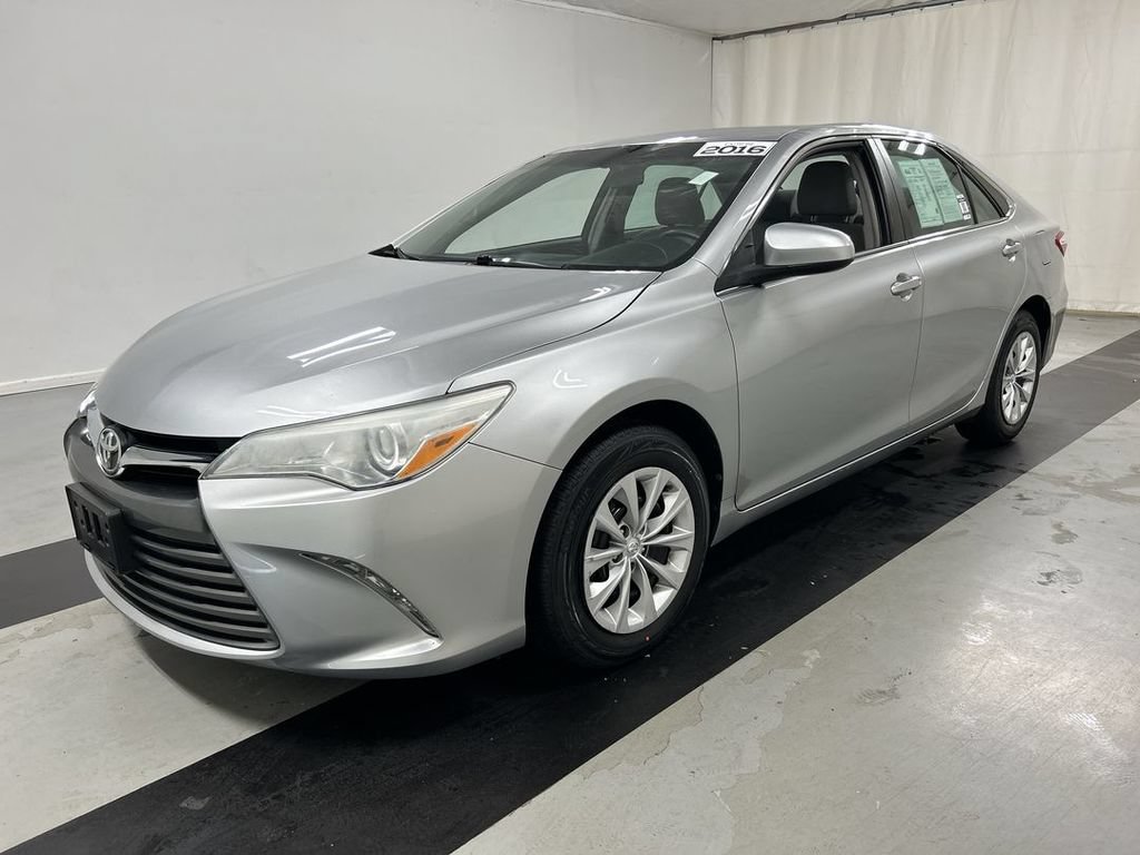 Used 2016 Toyota Camry LE FWD image 5