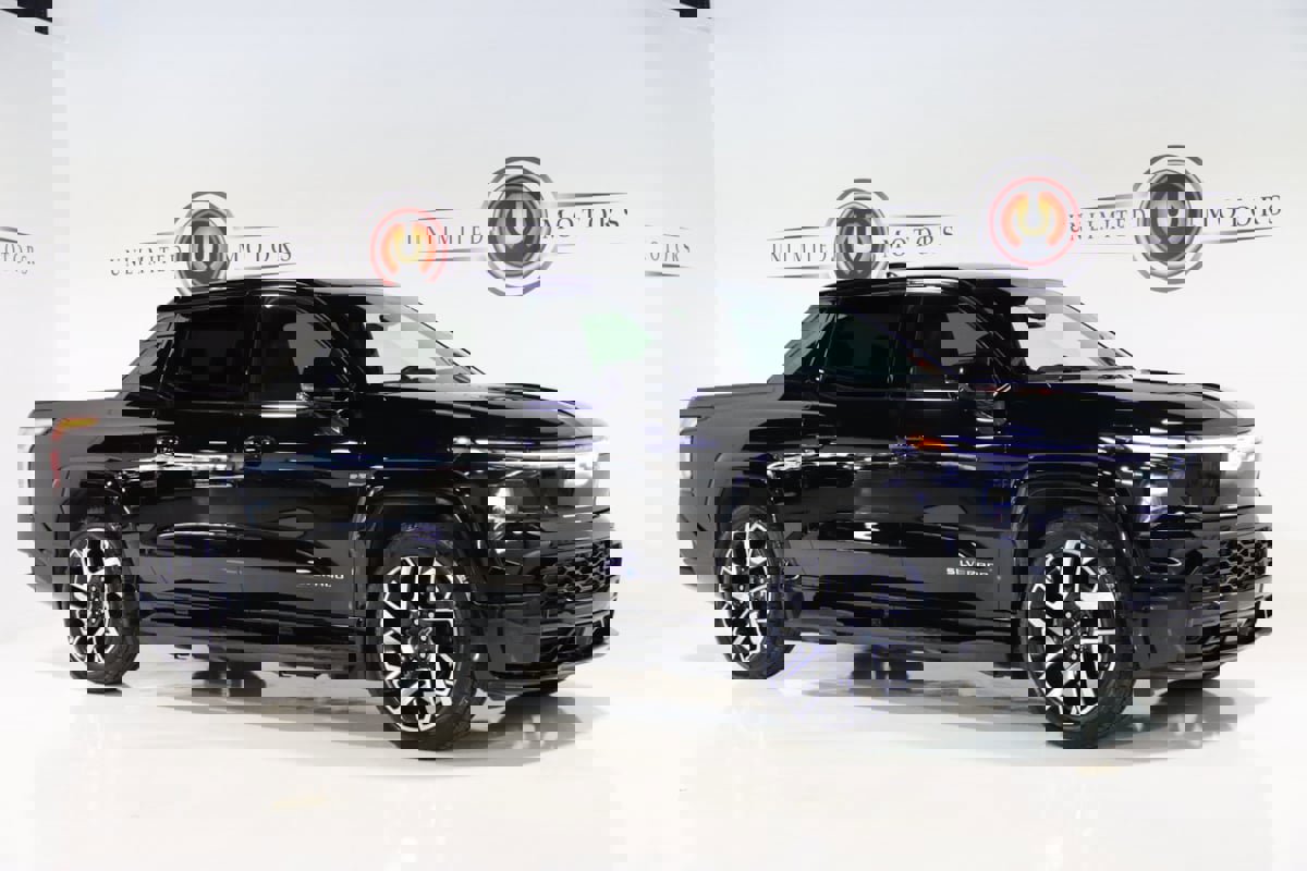 Used 2024 Chevrolet Silverado EV RST image 7