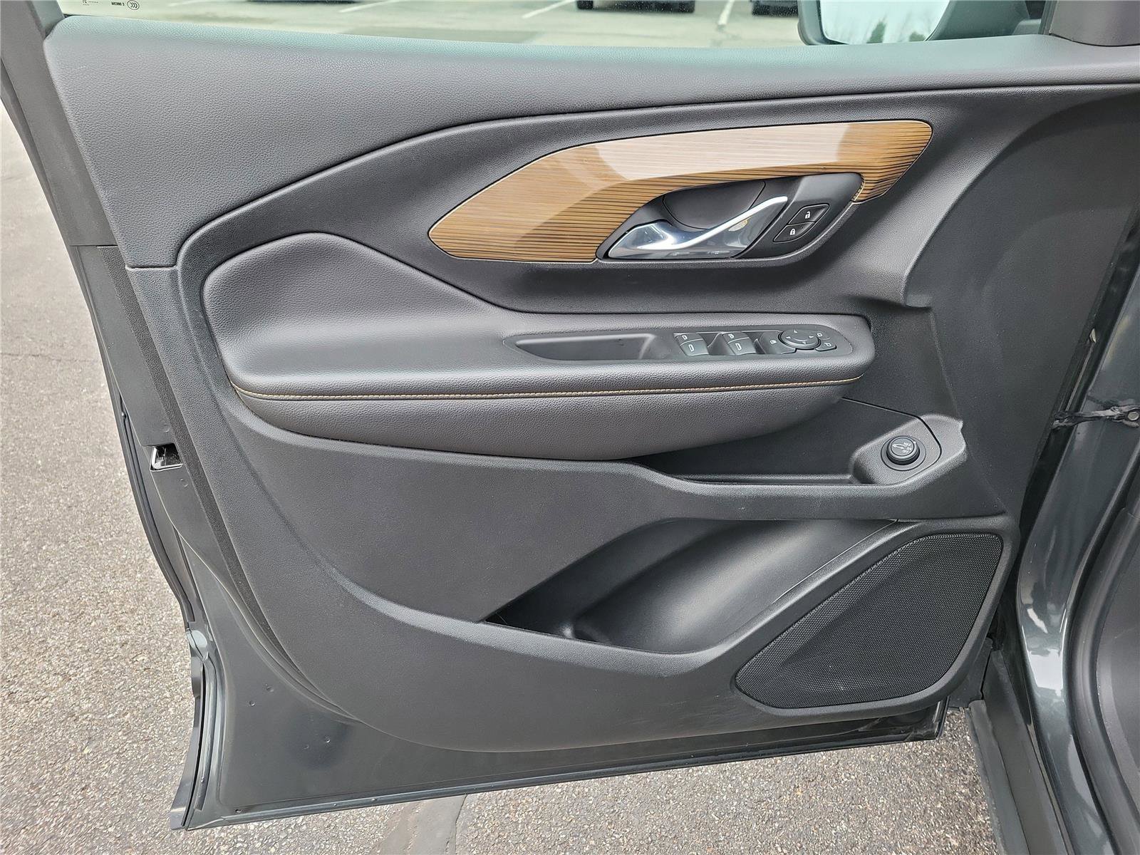 Used 2021 GMC Terrain SLE w/ Driver Convenience Package image 19