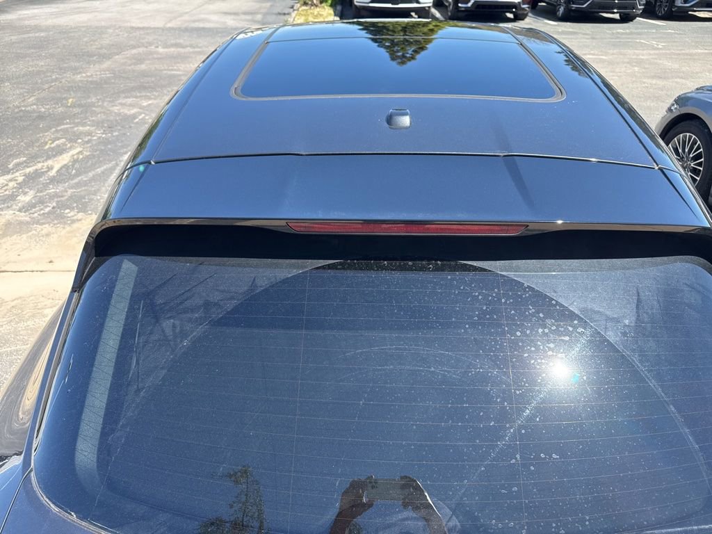 Used 2023 Porsche Macan Turbo image 14