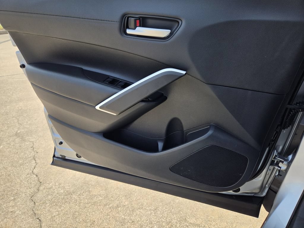 Used 2026 Toyota Corolla Cross XLE FWD image 26
