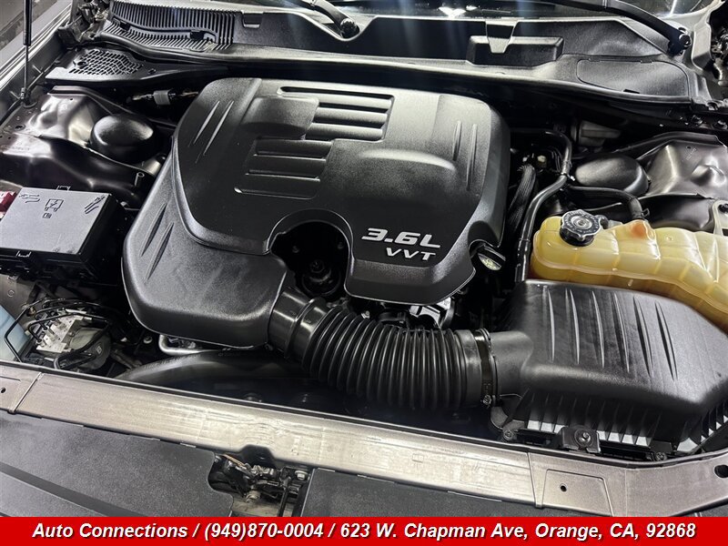 Used 2015 Dodge Challenger SXT RWD image 20