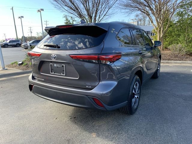 Used 2022 Toyota Highlander XLE image 8