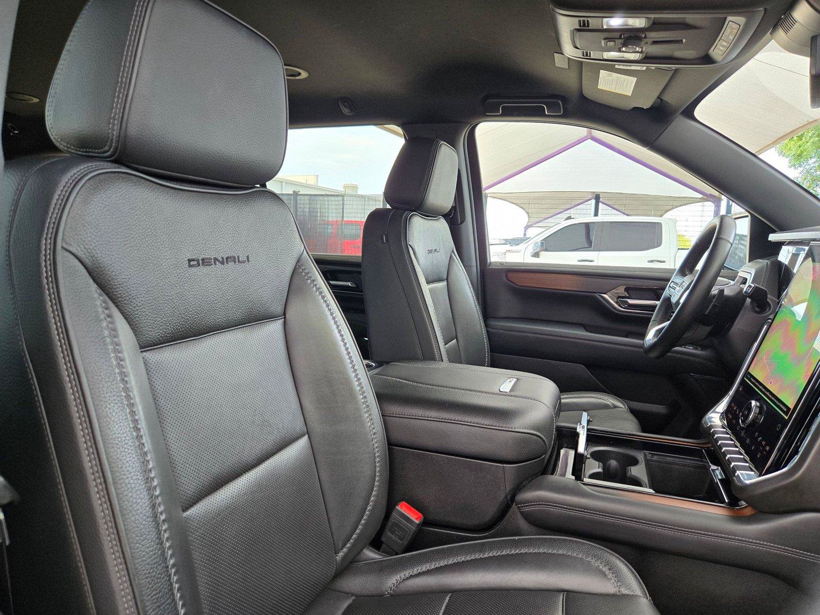 Used 2025 GMC Yukon Denali AWD/4WD image 25