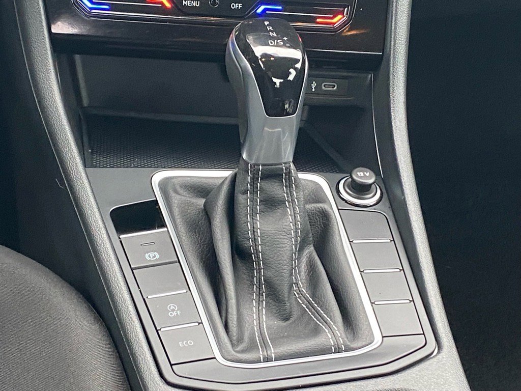 Certified 2025 Volkswagen Jetta S image 10