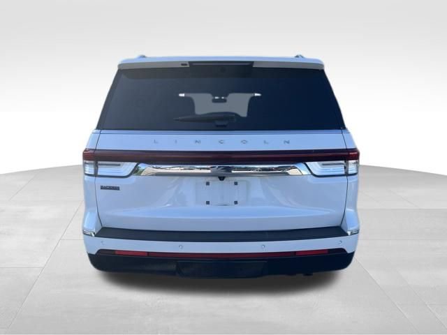 Used 2023 Lincoln Navigator Reserve AWD/4WD image 6
