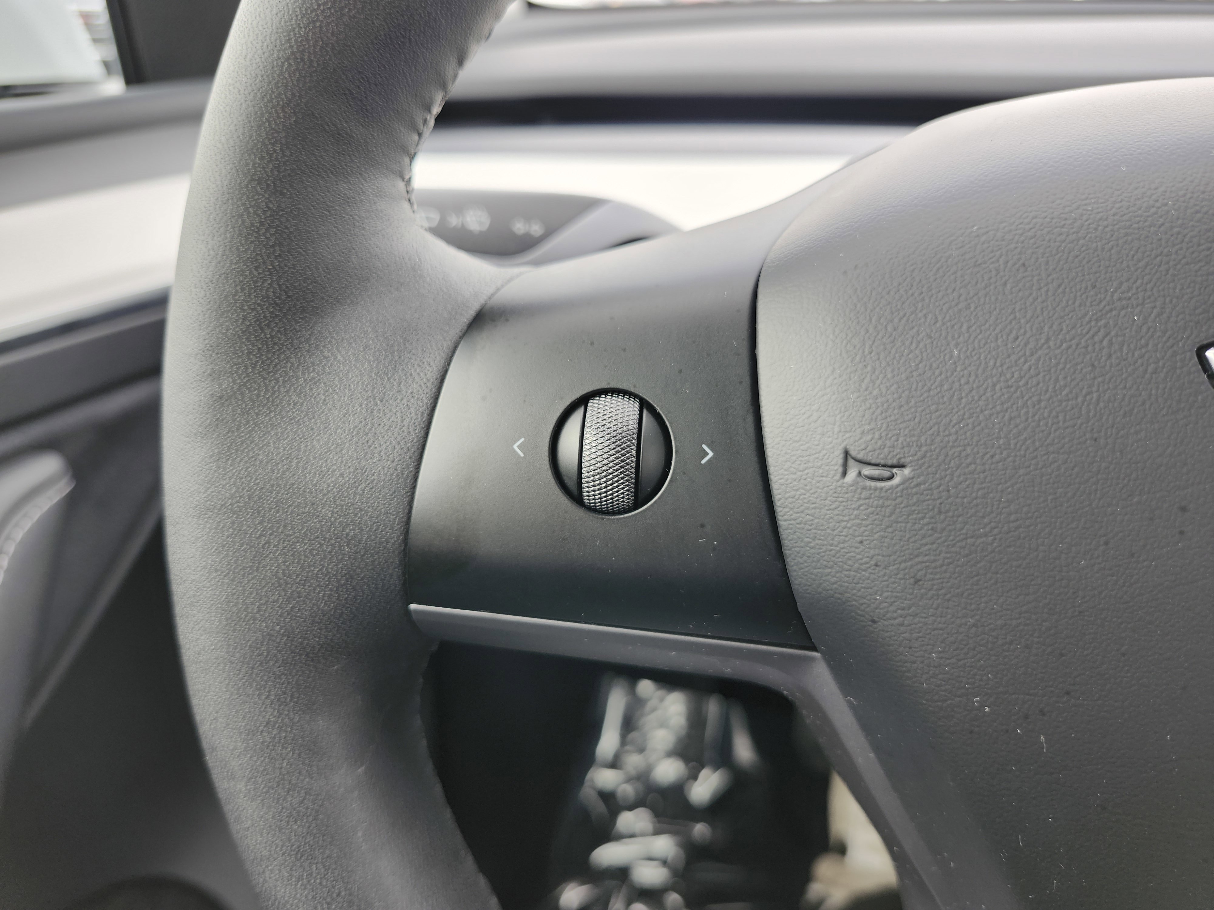 Used 2024 Tesla Model Y Long Range image 36