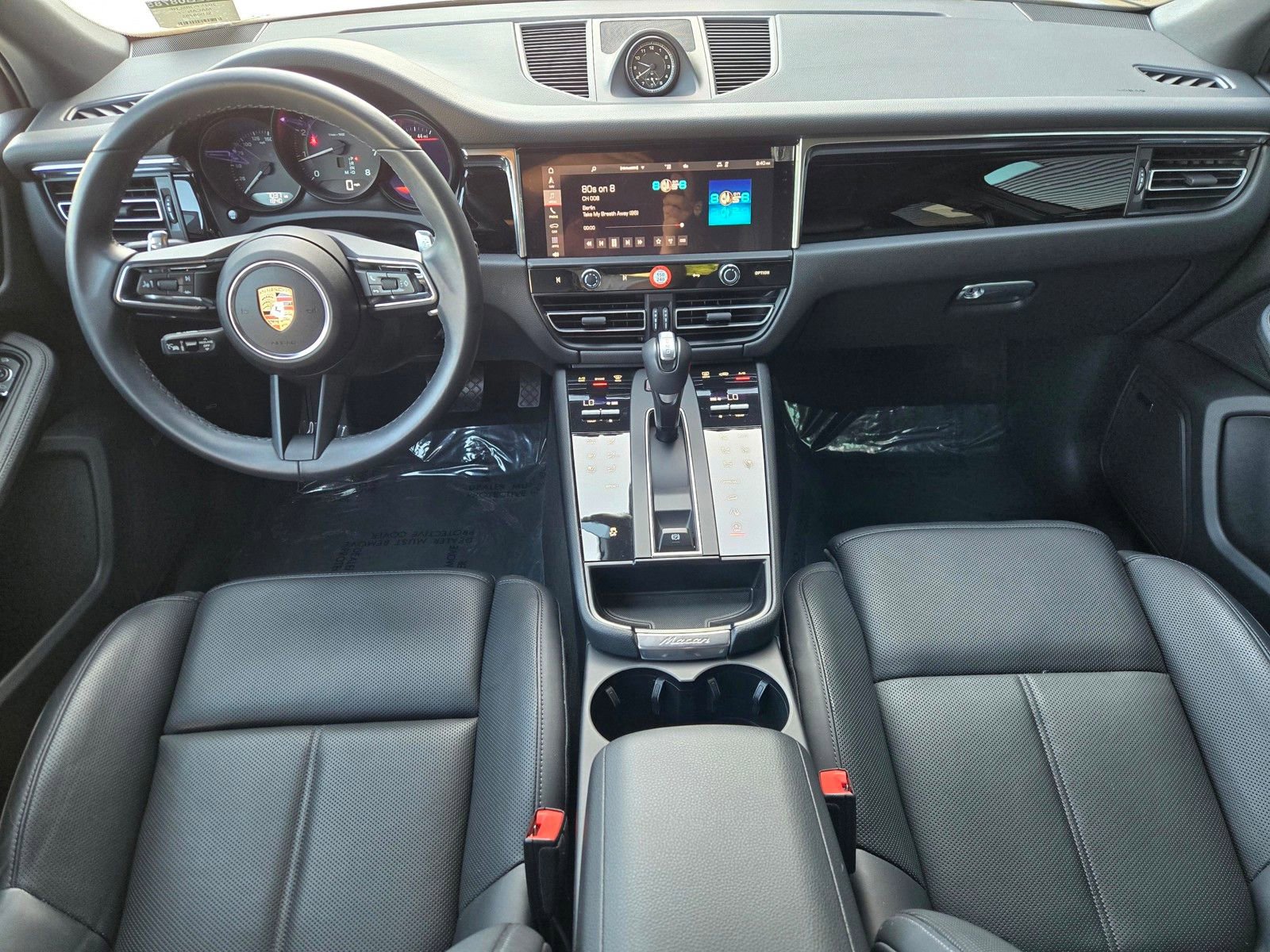 Certified 2025 Porsche Macan AWD/4WD image 13