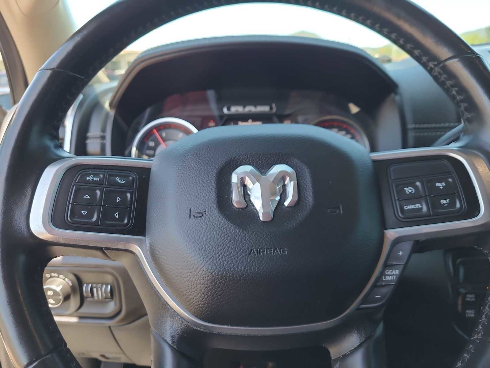 Used 2022 RAM 3500 Laramie AWD/4WD image 23