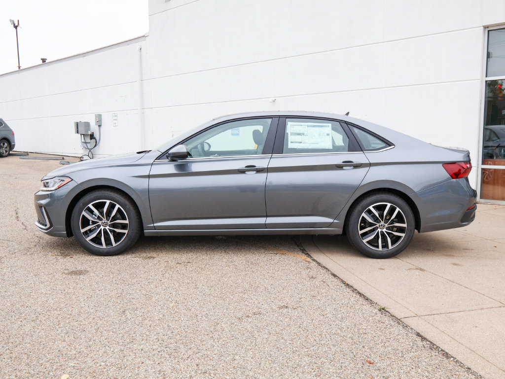 New 2027 Volkswagen Jetta SE FWD image 2