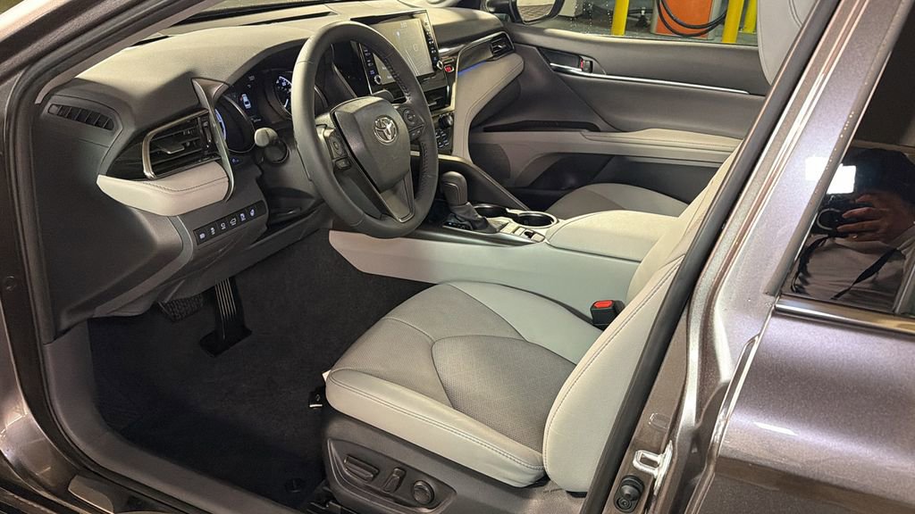 Used 2024 Toyota Camry XSE w/ Navigation Package image 24