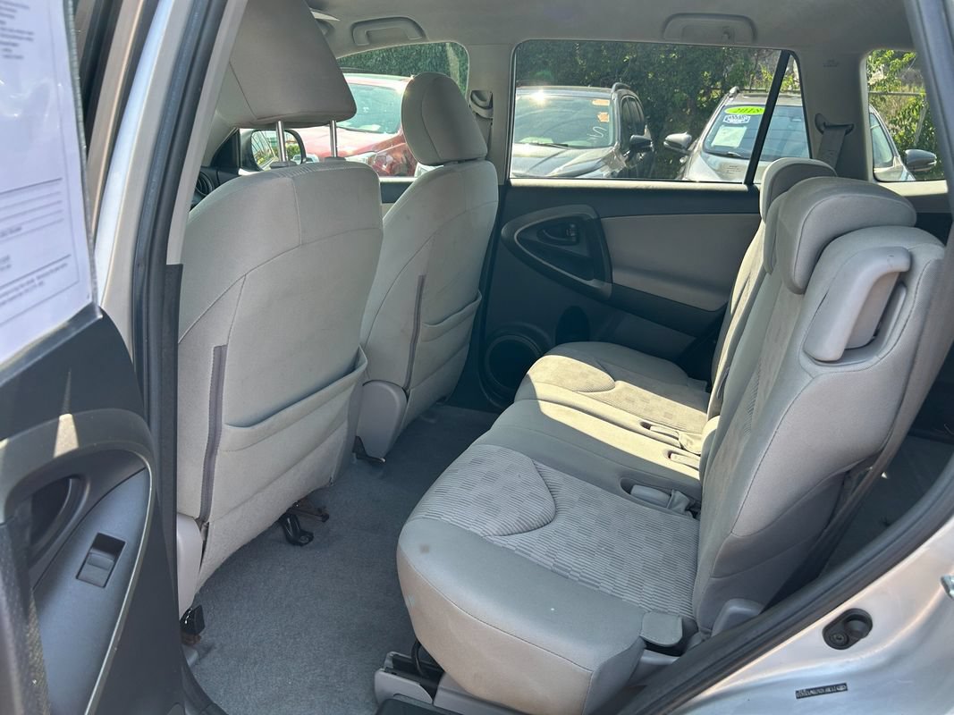 Used 2011 Toyota RAV4 4WD w/ Base L4 Extra Value Pkg image 17