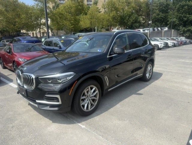 Used 2022 BMW X5 xDrive40i w/ Premium Package AWD/4WD image 1