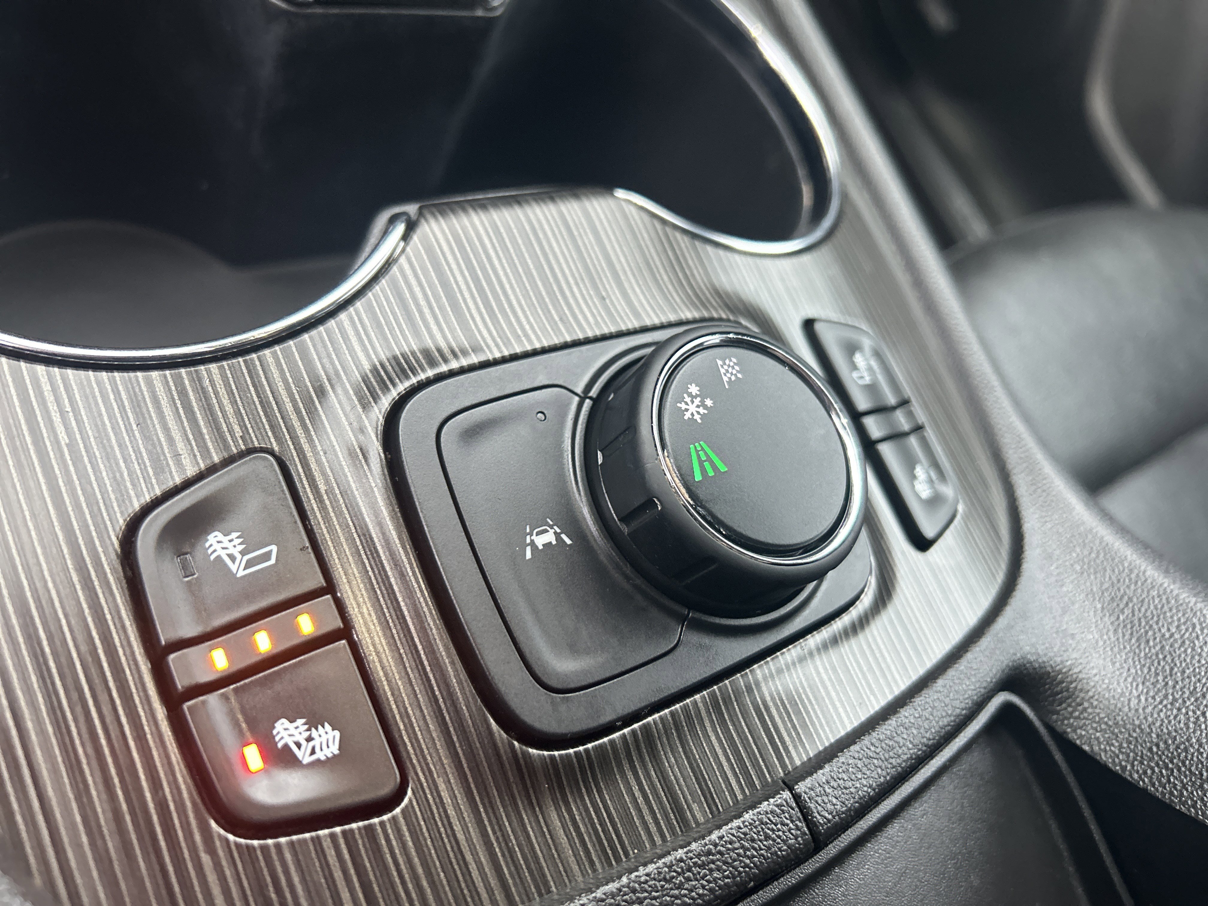 Used 2023 GMC Acadia SLT w/ Elevation Edition image 21