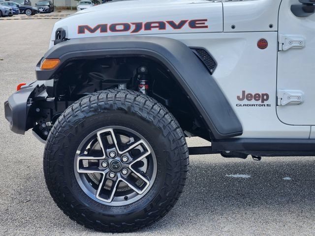 Used 2026 Jeep Gladiator Mojave AWD/4WD image 5
