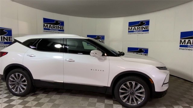 Used 2023 Chevrolet Blazer Premier w/ Driver Confidence II Package image 3