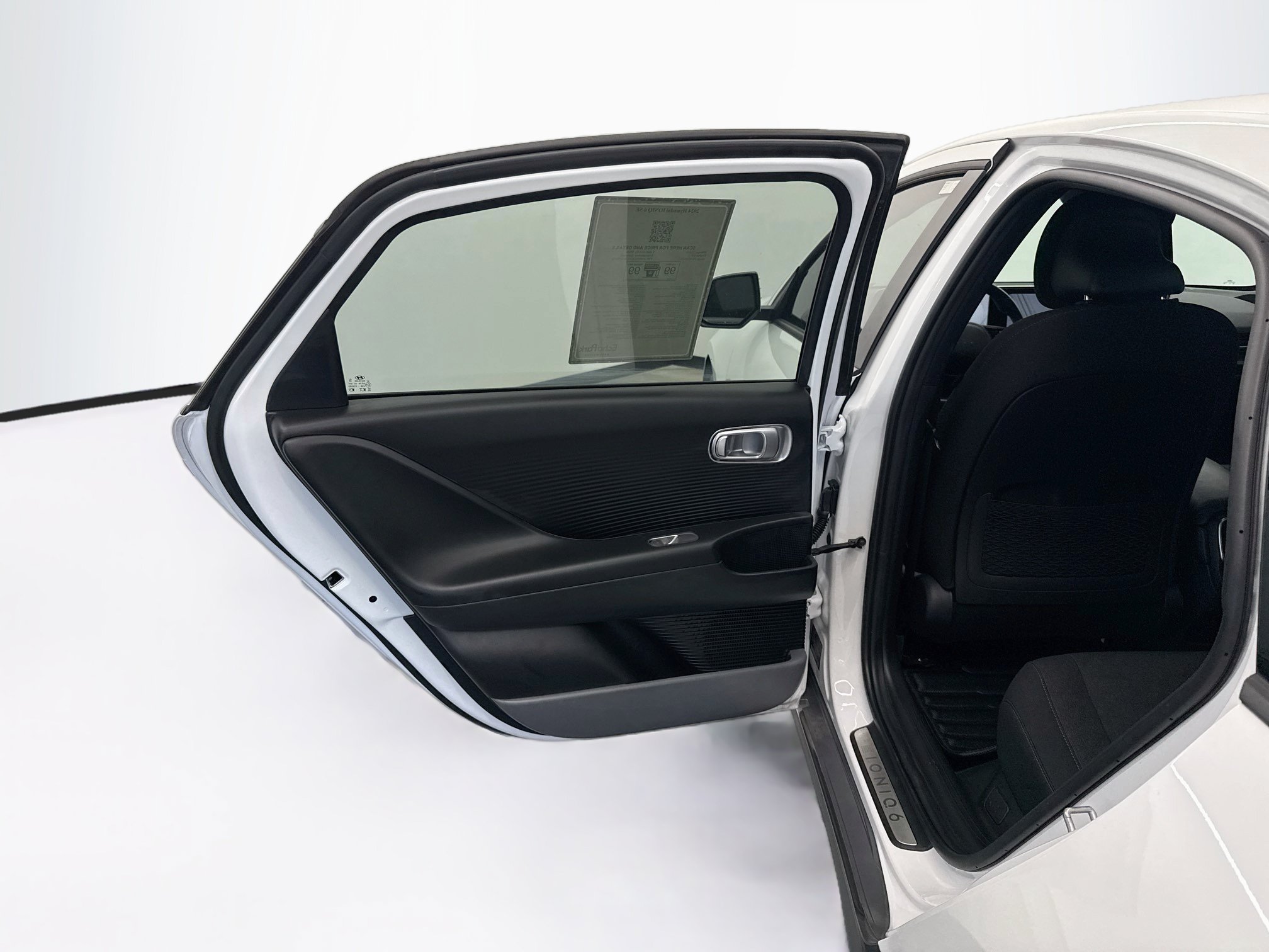 Used 2024 Hyundai Ioniq 6 SE RWD image 27