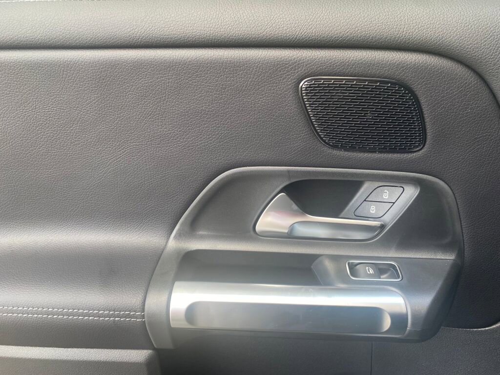 New 2026 Mercedes-Benz GLB 250 4MATIC image 18