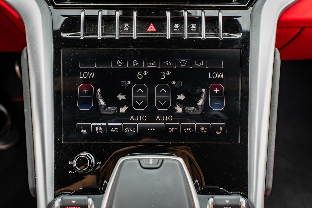 Used 2020 Lamborghini Urus AWD/4WD image 30