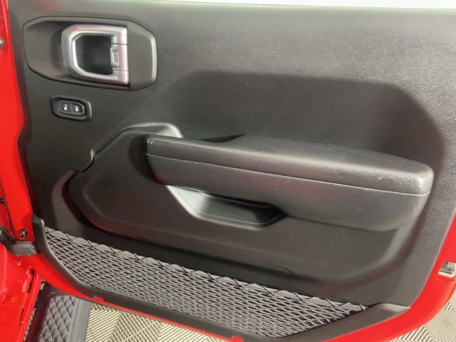 Used 2022 Jeep Gladiator Mojave w/ Cold Weather Group image 10