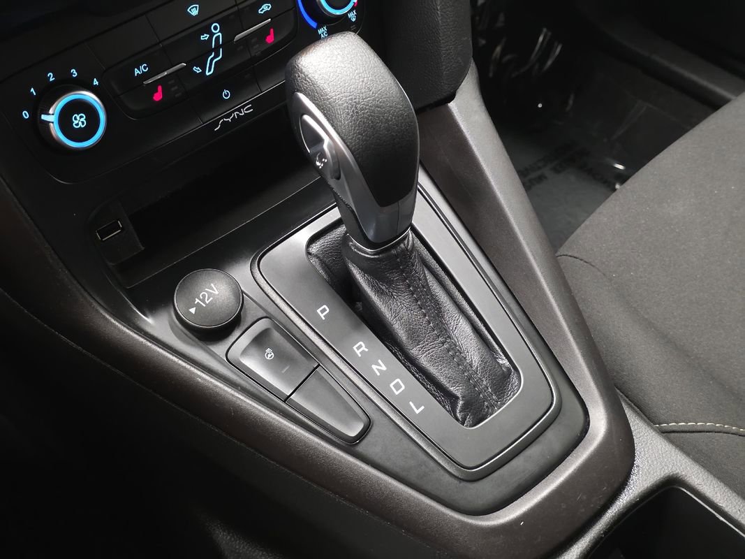 Used 2018 Ford Focus SE w/ Cold Weather Package FWD image 35
