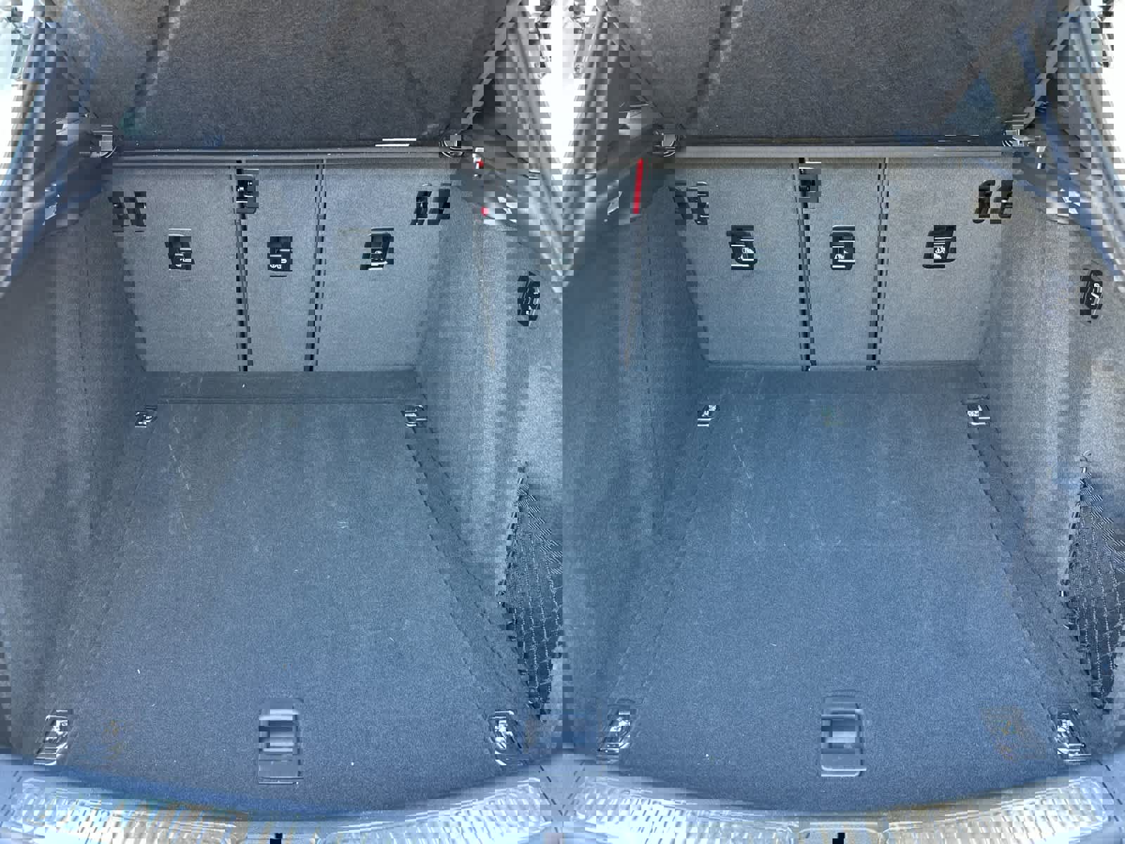 Used 2025 Porsche Macan image 16